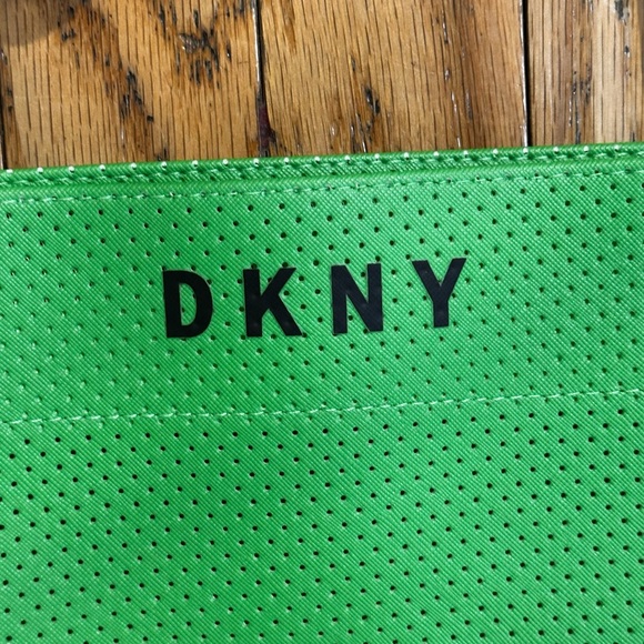 DKNY Green Tote Bag - Picture 3 of 7